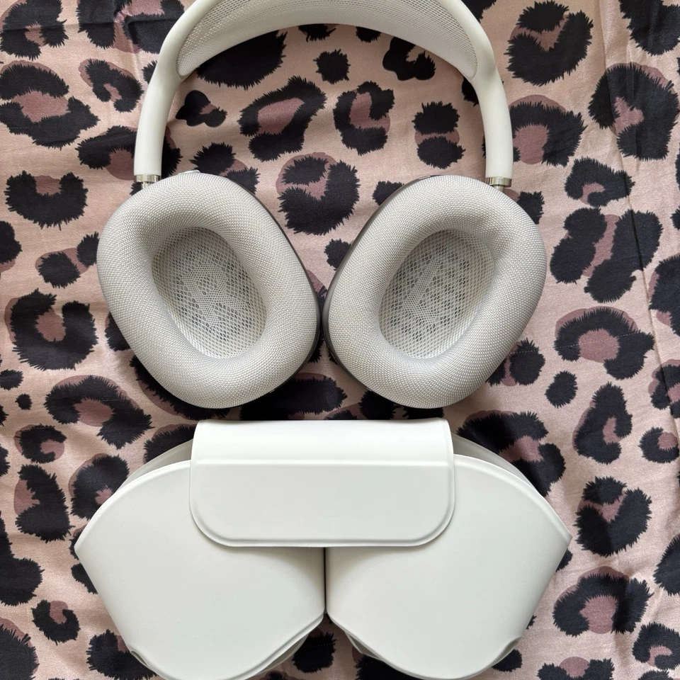 Apple AirPod Max Starlight USB-C Portable Bluetooth Headphones - Image 2 of 4