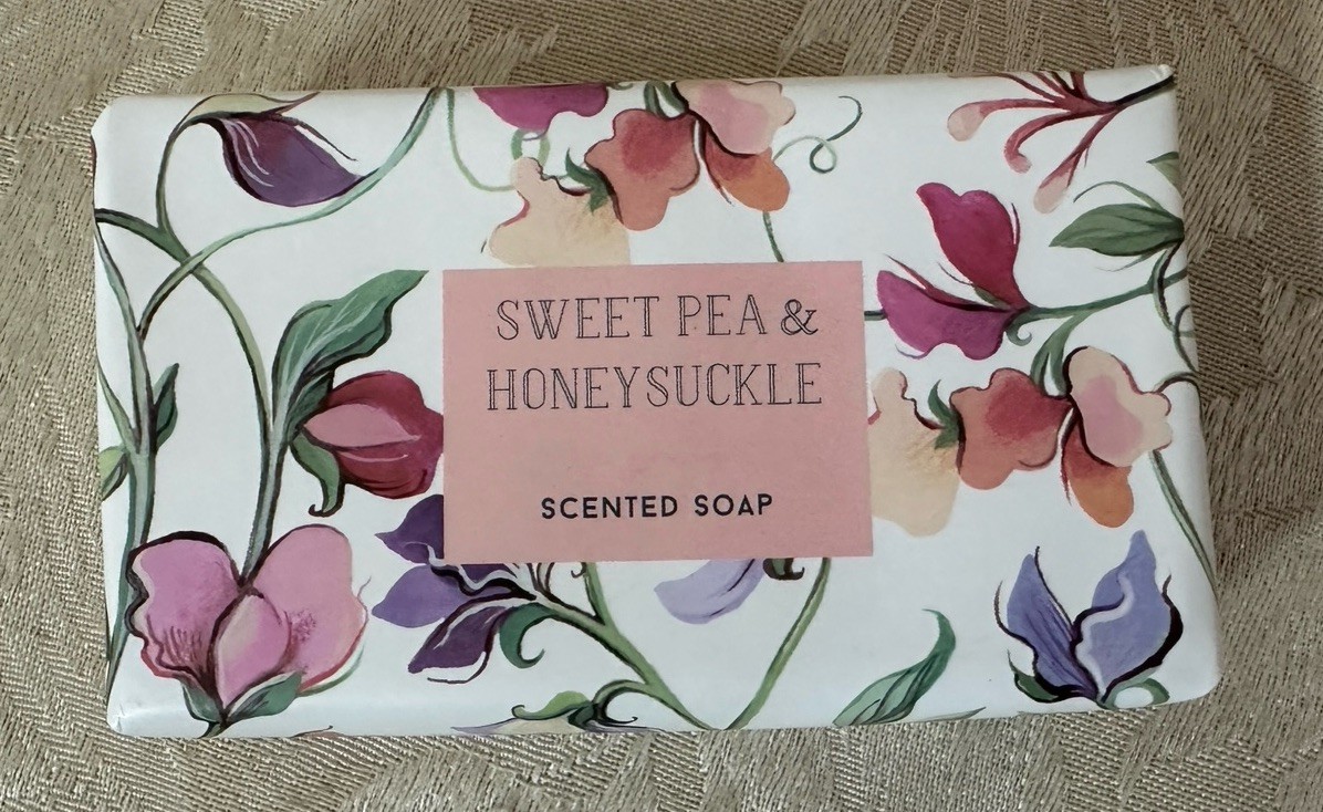 Heathcote and Ivory Sweet Pea and Honeysuckle Scented Soap - 150g - NEW