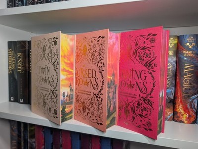 Fairyloot Signed: Twin Crowns Trilogy Set - Doyle & Webber