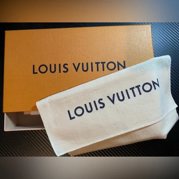 Authentic Louis Vuitton Insolite Wallet - Limited Edition Authentic Louis Vuitton Insolite Wallet - Limited Edition