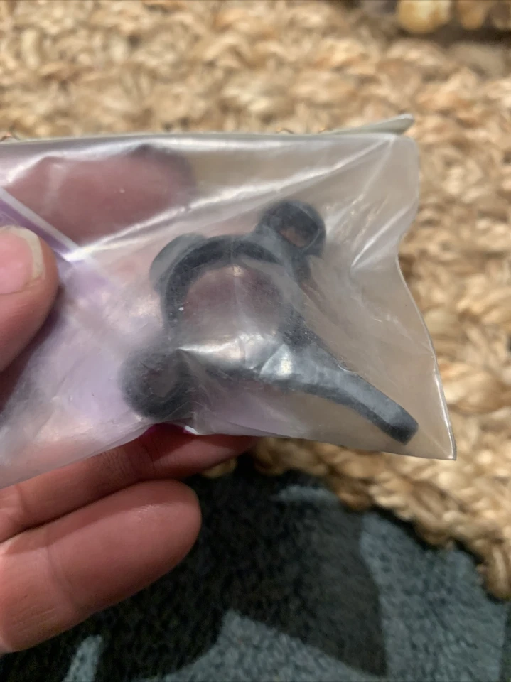 New Serpent # 801210 ~ Left Steering Block for Impulse - Image 3 of 3