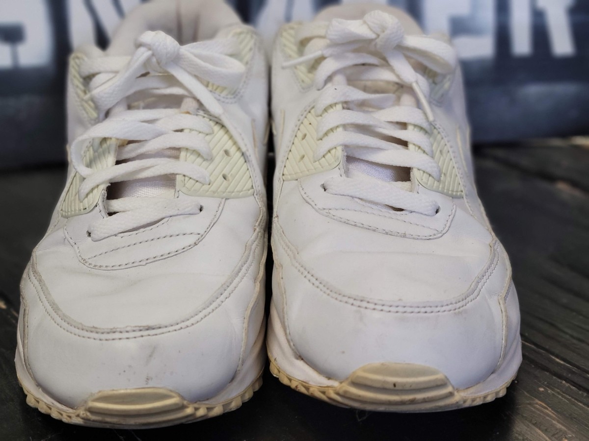 Size 11.5- Men’s Nike Air Max 90 Sneakers Triple White 302519-113 RARE 2005 NEW Nike Air Max 90  main image 3