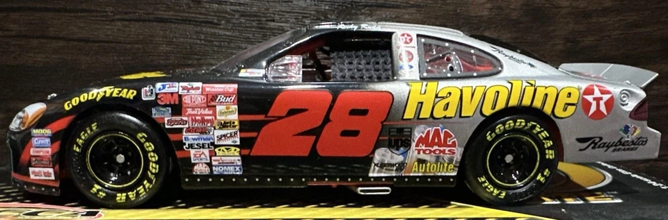 2001 Ricky Rudd Texaco Bud Shootout Ford Taurus 1/24 Action Elite Nascar Diecast - Image 2 of 4