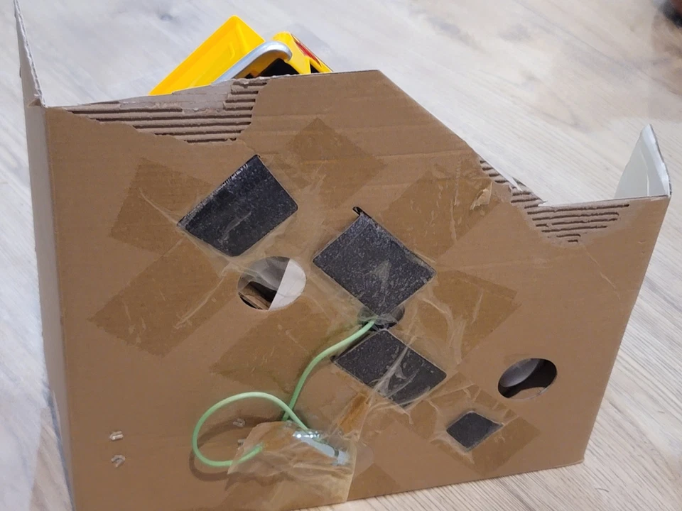 New Bright 1955 Blown Chevrolet Cameo RC Truck NEW OPEN INCOMPLETE BOX - Image 4 of 4