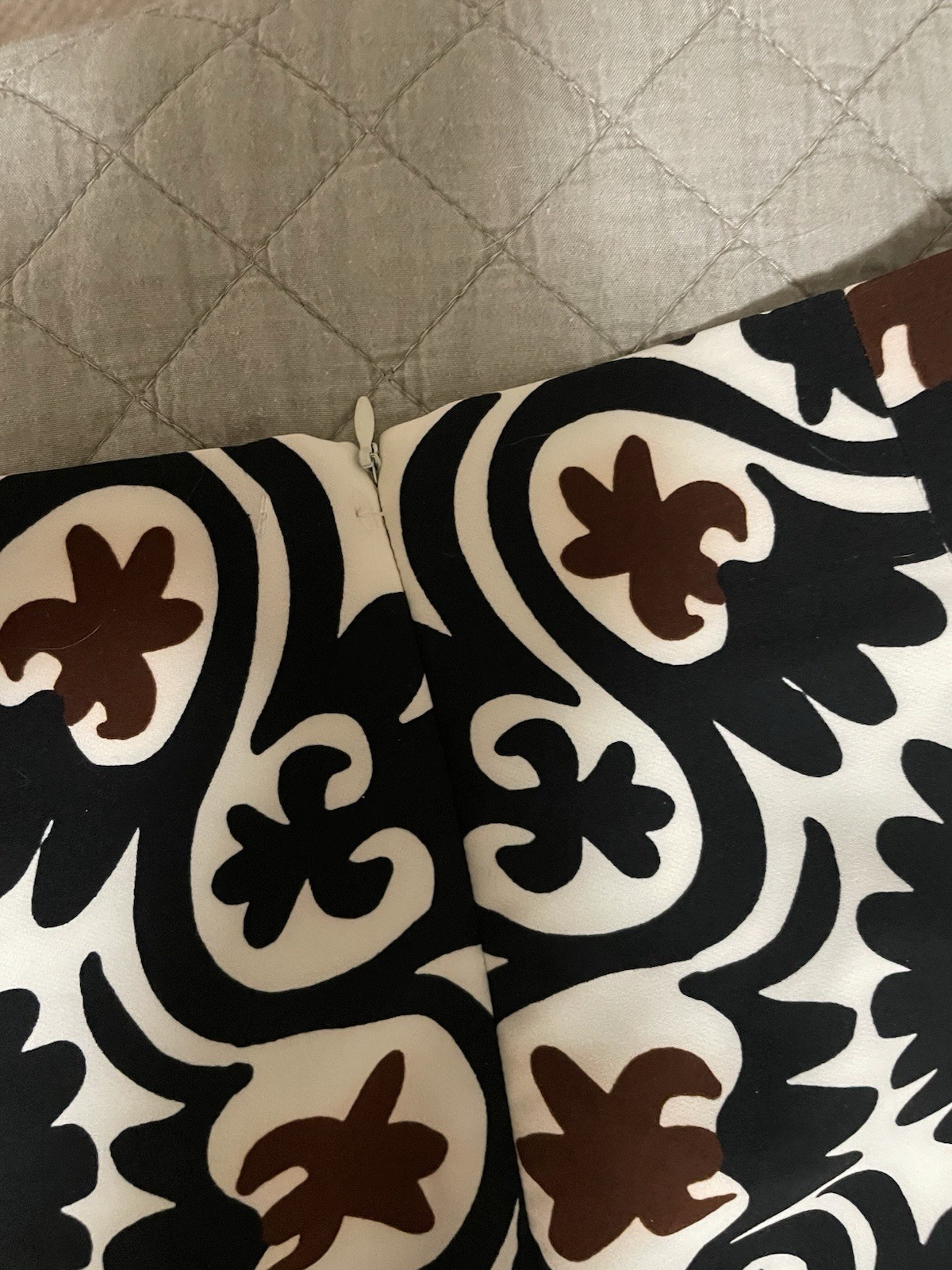 Zara Women's Floral Print Pants Black Brown White Zip Closure Size M thumbnail 2