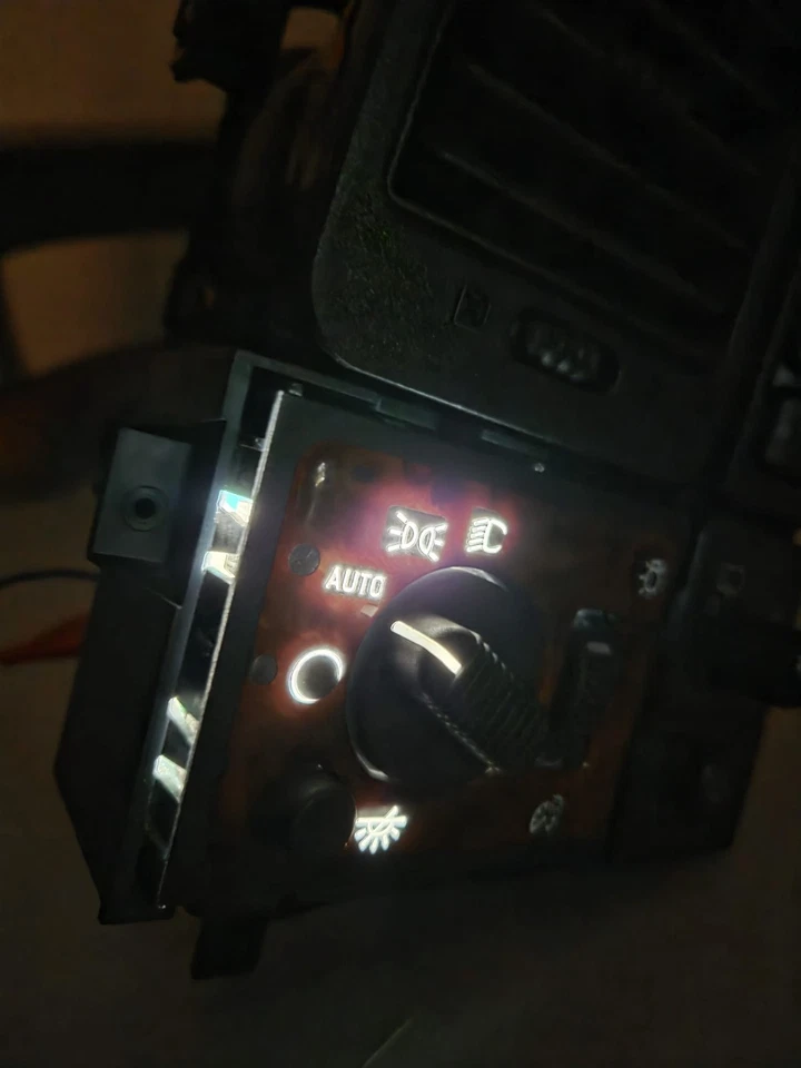 03-06 GMC Sierra Yukon Denali Woodgrain Trim- Lot Fits More Than One Vehicle - Image 3 of 4