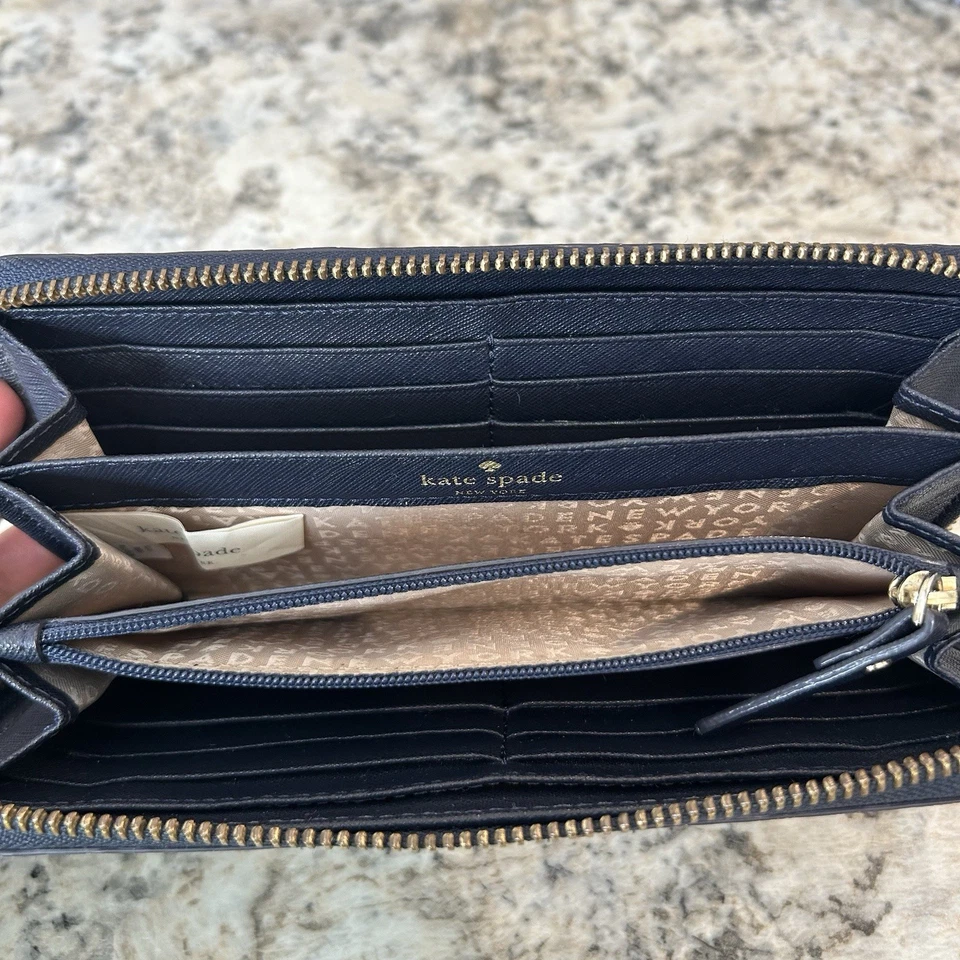 Cartera Kate Spade Granulada Neda Cremallera Alrededor - Azul Marino Y Blanco Guinga Foto 3 de 4