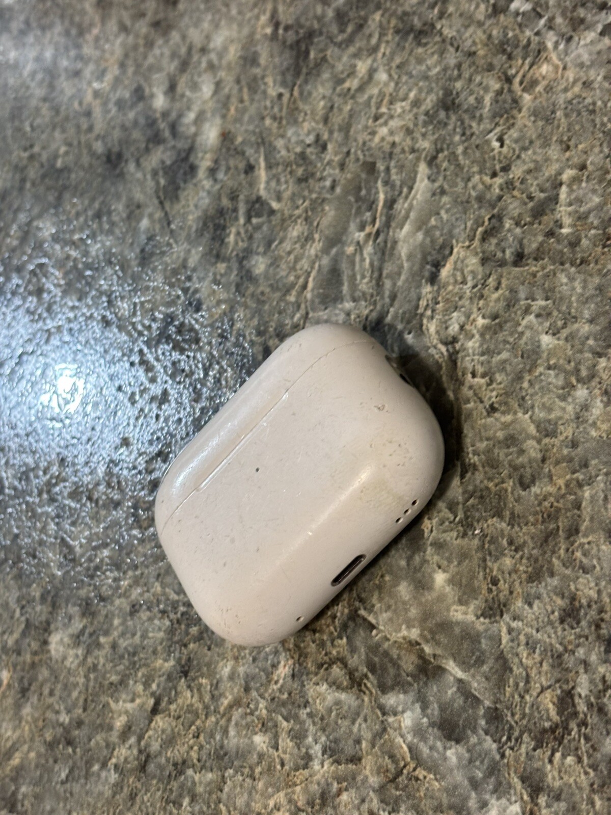 Apple AirPods Pro 2 with MagSafe Wireless Charging Case USB-C-image