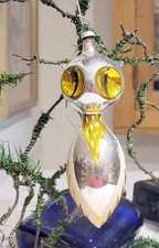 Owl, with wide-open Yellow Eyes. Czech Republic Glass Ornament. 1960s.