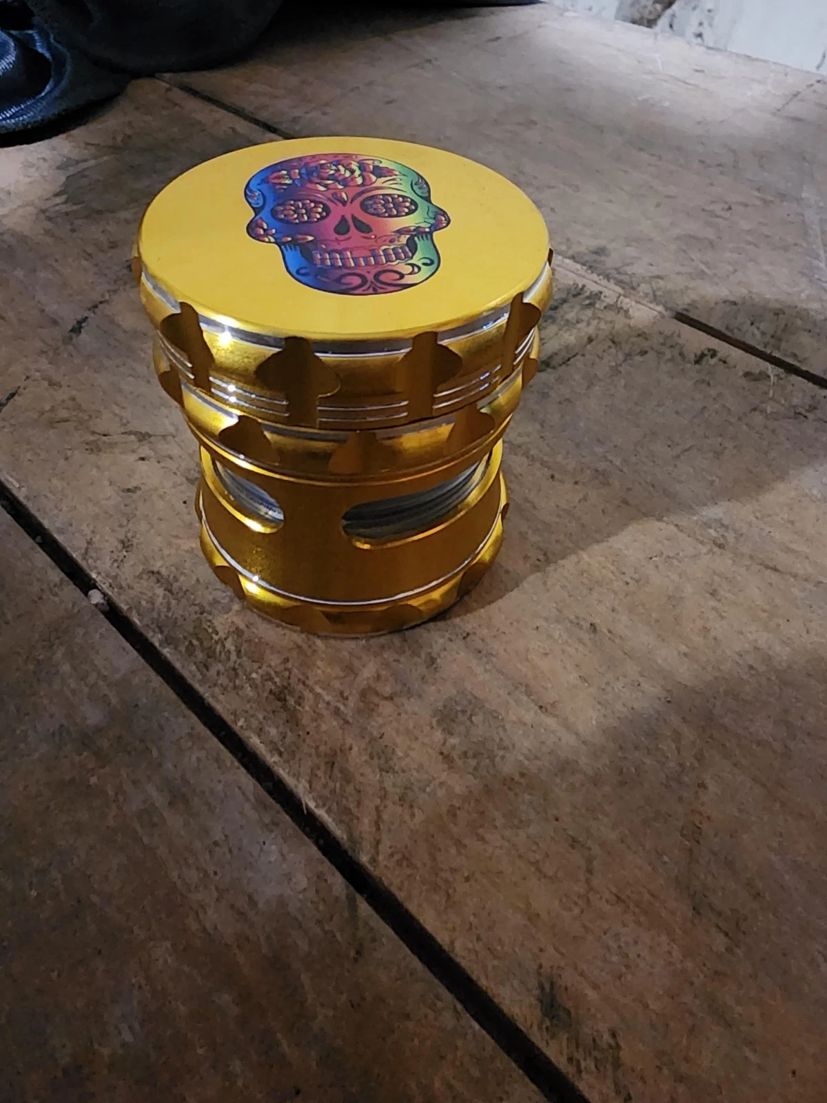 Voodoo Grinder herb Grinder Works on all garden Herbs removable screen & windows