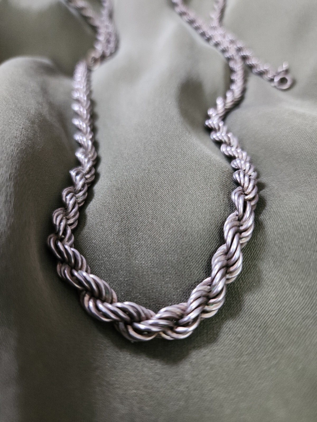 silver chain - image 1