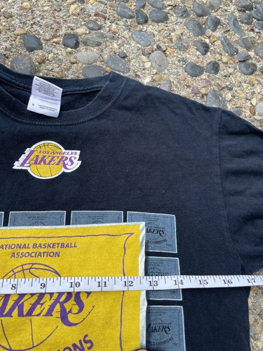 Lakers Back to Back Champions Vintage Y2K T-shirt Size Small NBA - Picture 6 of 7