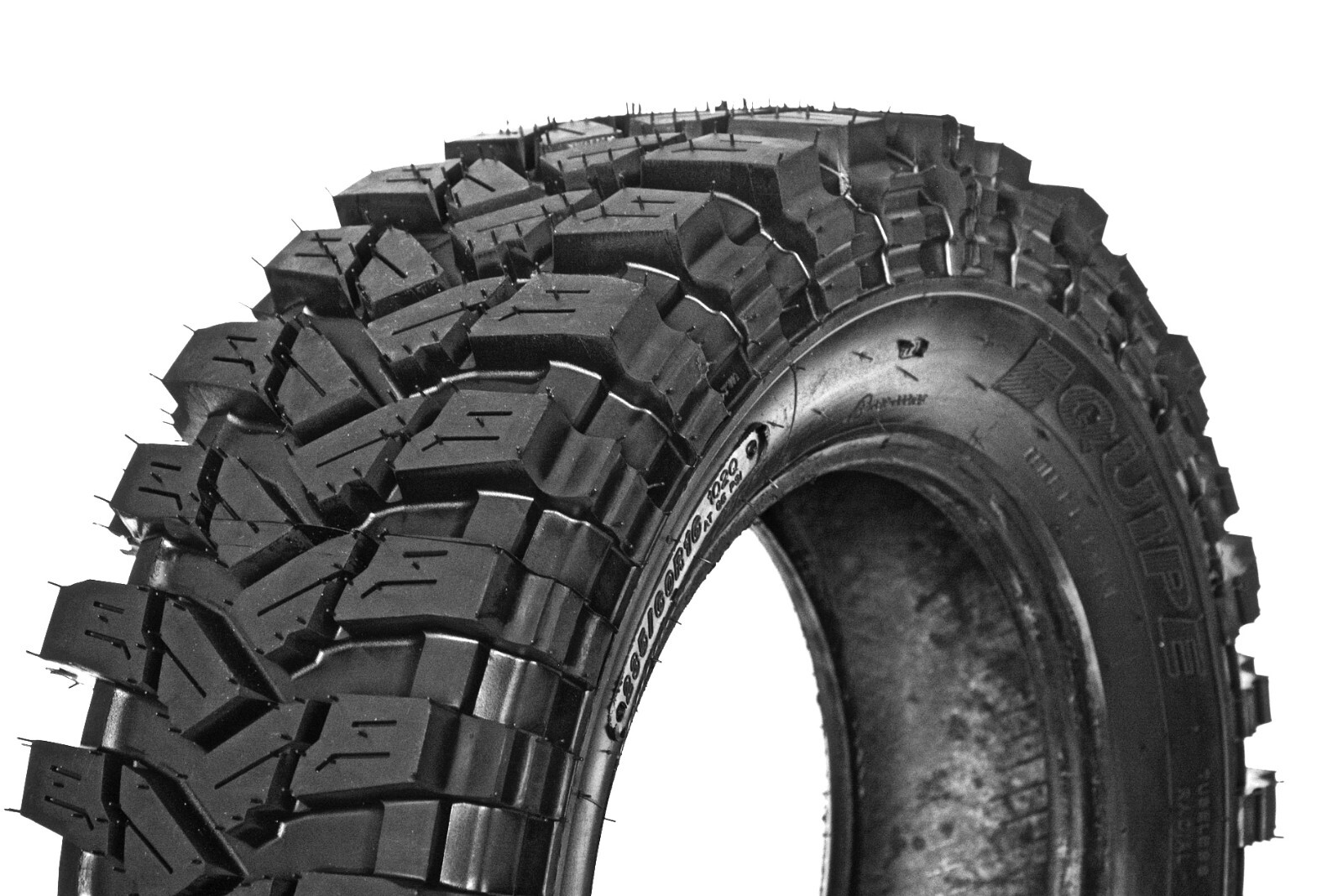 X4 235/60 R16 CLIMBER Tyres Trepador tread 102Q 4x4 Mud Terrain MT Off ...