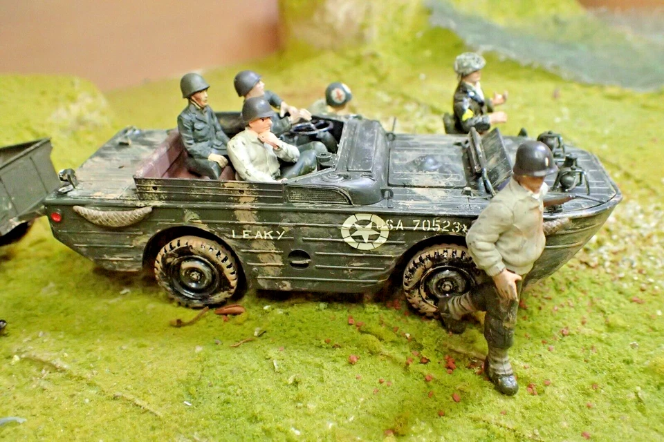 Built Painted Tamiya 1/35 U.S. amphibious vehicle , jeep & infantry lot - Image 3 of 4