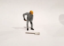 Arttista #1138 - Man / Worker with Shovel - O Scale Figure - Model Trains - NEW
