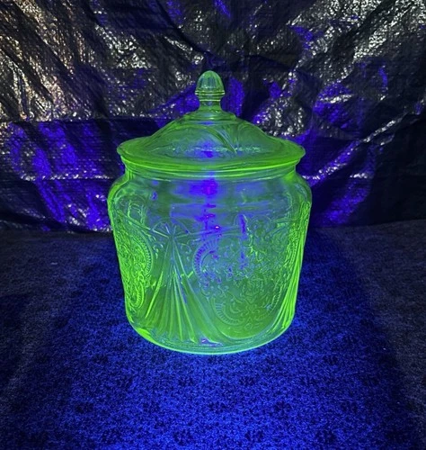 Vintage 1930s Green Depression Glass Cookie Jar Royal Lace Pattern