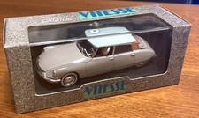 ITESSE (itesse) La collection "CITROEN DS 19 GINA LOLLOBRIGIDA 1969" 1/43 Item