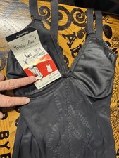 VINTAGE TRIMLINE FOUNDATIONS ALL IN ONE BODY GIRDLE. 36 C. NEW  HOOK CROTCH