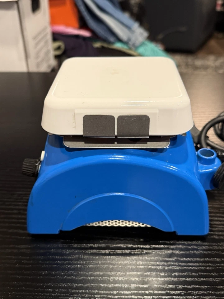 Agitador magnético Cole Parmer 9x 9 placas Foto 3 de 3