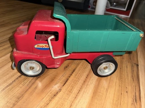1996 Of 1949s Tonka Dump Truck Red/Green Hasbro