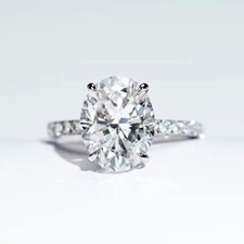 2 Ct Oval Cut VVS1 Moissanite Engagement Ring 14K White Gold Plated