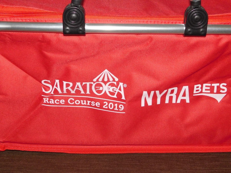 2019 SARATOGA СКАЧКИ КУРС NYRA СТАВКИ СУВЕНИР КУЛЕР СУМКА ДЛЯ ПИКНИКА НОВЫЙ - Изображение 2 из 4