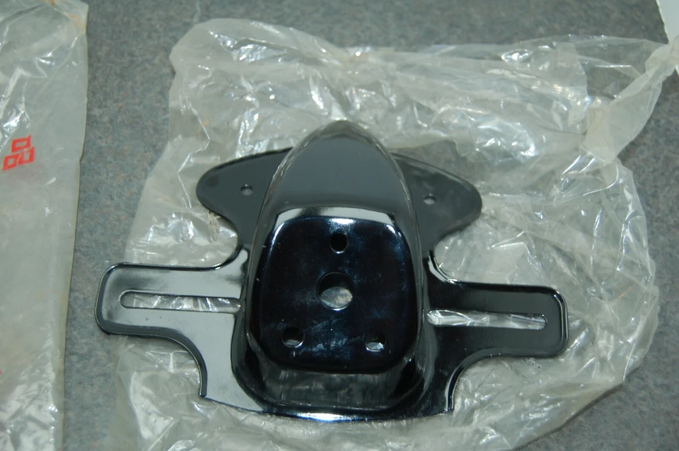 NOS Kawasaki 23036-007-10 LICENSE PLATE BRACKET METAL H1 F9 F8 F7 F6 F5 G4 MACH - Image 3 of 4