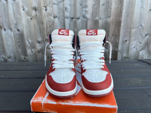 Air Jordan 1 Retro High OG Chicago reimmaginate perse e trovate taglia UK5,5 usate e nuove - Foto 2 di 8