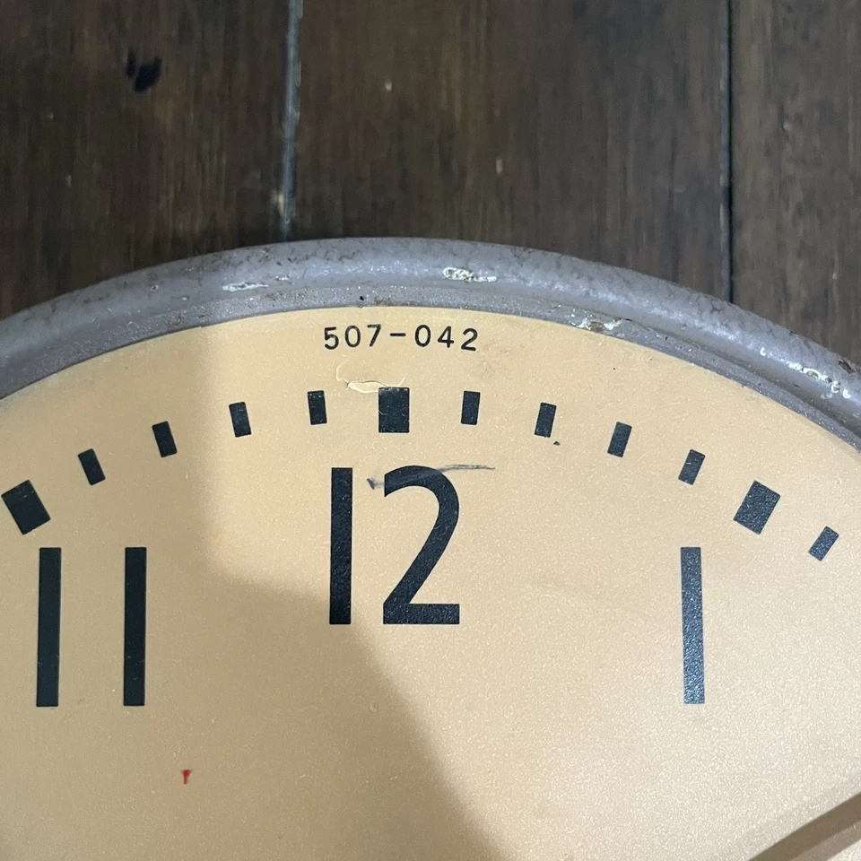 VTG  Simplex Electric Clock 507-042 10" School Industrial Metal Working READ - Image 2 of 4