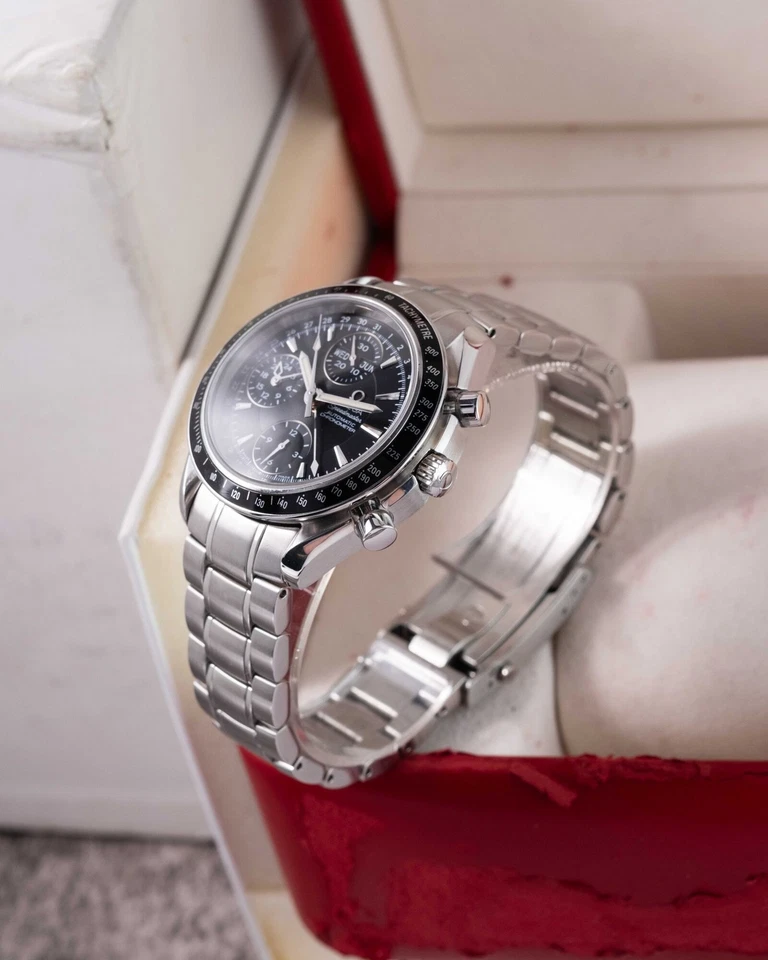 Omega Speedmaster Date 3220.50.00, photo 3 of 5