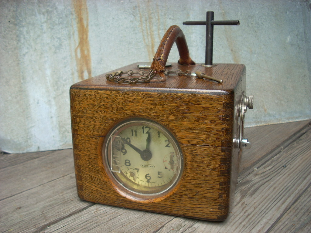 Antique Vintage GERMAN BENZING PIGEON Timer Clock Wooden Box NICE