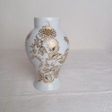 Jolie vase en porcelaine de Limoges
