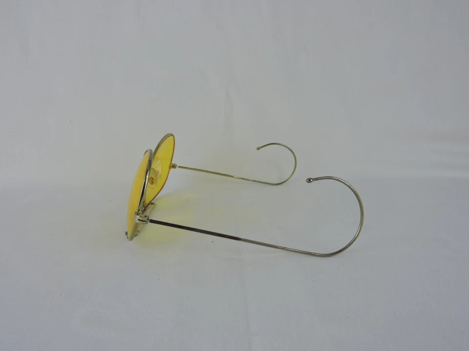 Gafas de sol de aviador con borde de alambre óptico de EE. UU. de colección lente ámbar amarilla envoltura de templo Taiwán Foto 4 de 4