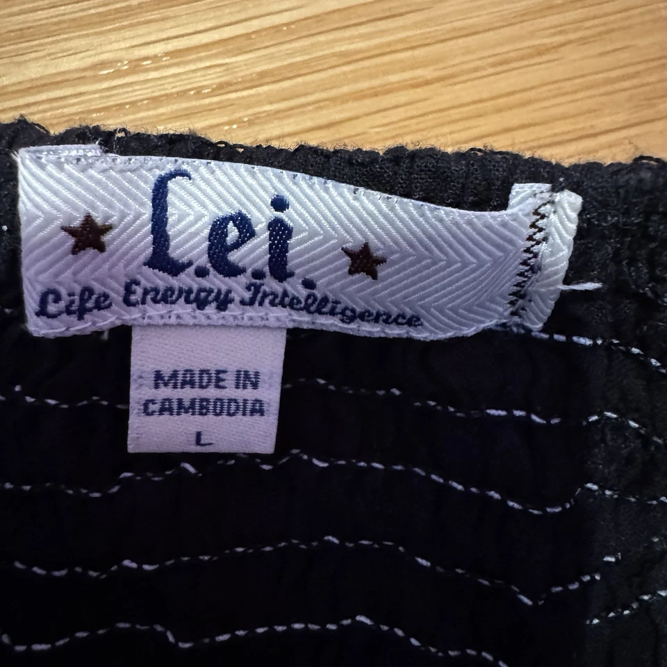 lei black eyelet babydoll top with built in padding size large - Image 4 of 4