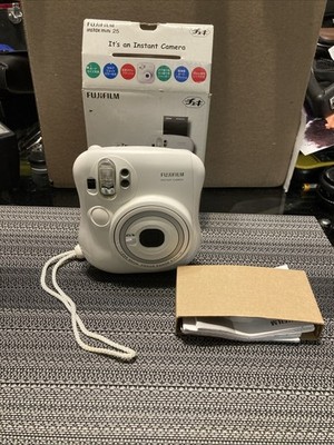 Fujifilm Instax mini 25 Instant Film Camera Used in Box Strap Lens Manual