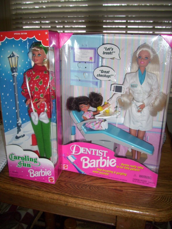 LOT OF 2 BARBIES DESCRIPTIONS BELOW  FREE SHIPPING