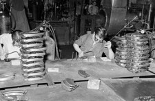 WW2 WWII Photo World War Two / British War Production UK Factories at War