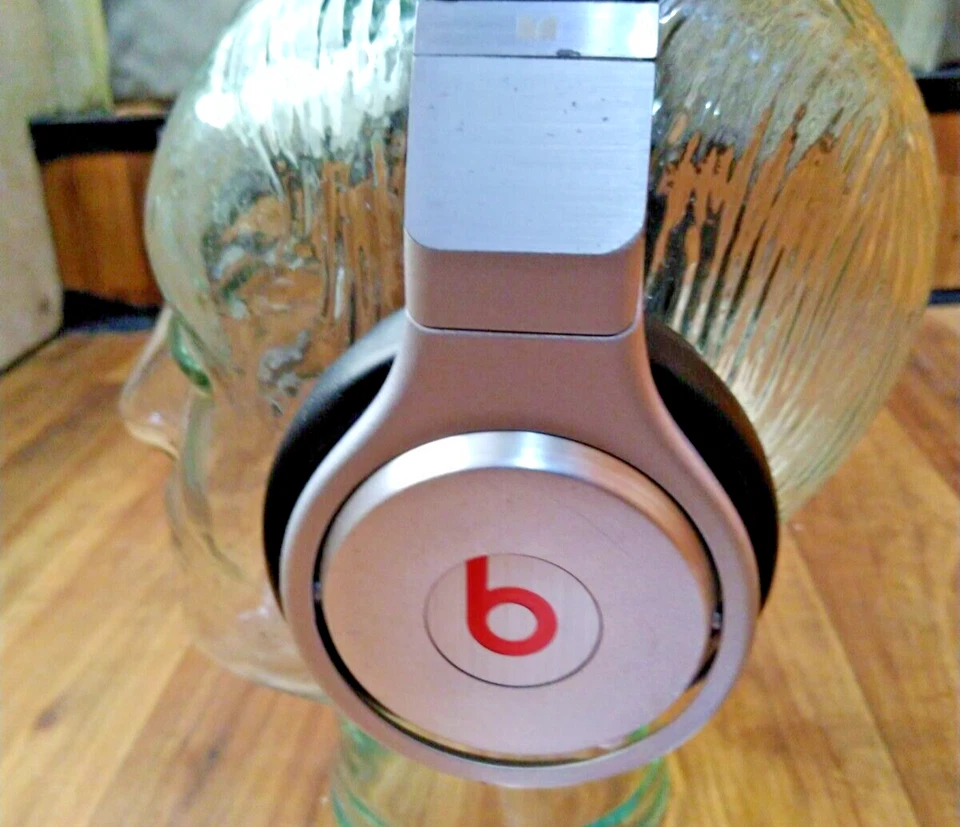 DISCONTINUED / Beats Pro Headphones by Dr. Dre Over the Ear DJ/STUDIO AUDIO CORD - Image 3 of 4