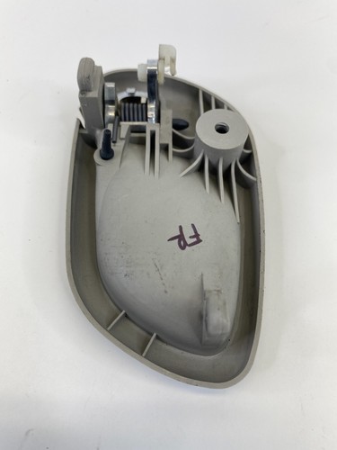 2003-2006 Suzuki XL-7 Front Right Passenger Side Door Interior Door Handle Assy - Picture 8 of 10