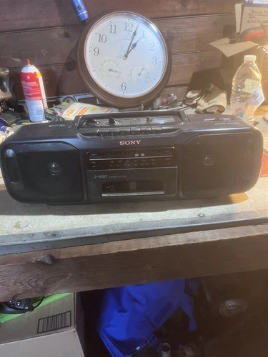 Sony CFS-200 boombox