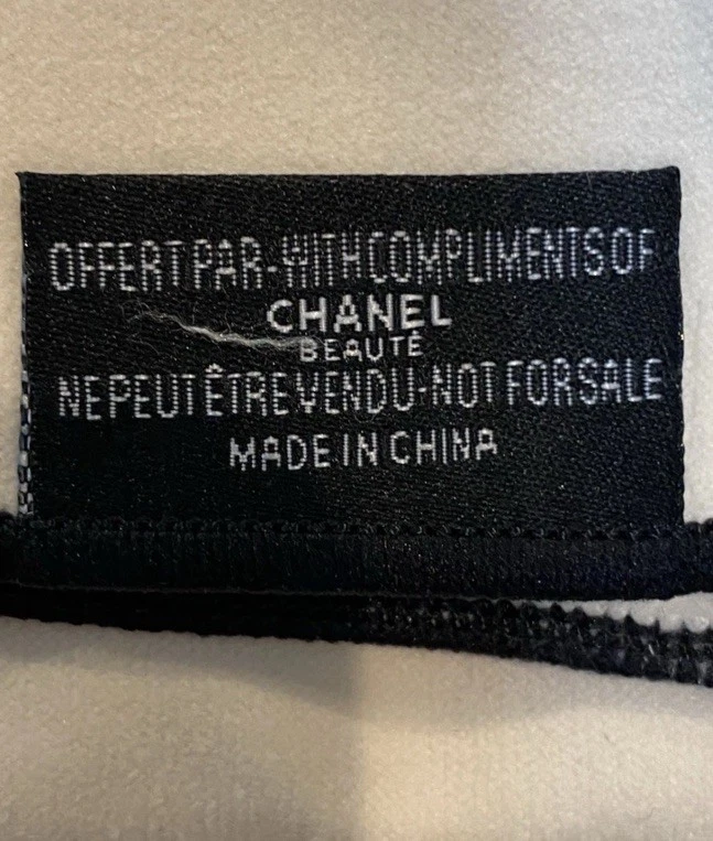 Chanel Beaute Logo Throw Blanket with Travel Pouch and box Beige Travel GWP NIB - Image 4 of 4