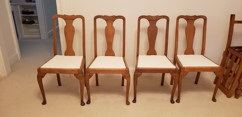 Set Of 4 Queen Anne Style Antique Vintage Dining Chairs