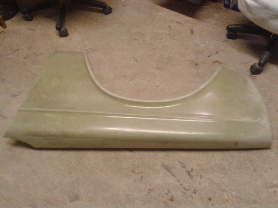 Guardabarros de repuesto lado izquierdo Volvo 140-142-144 1967-1974 F133 Foto 4 de 4