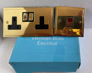 HERITAGE BRASS STEPPED PLATE 13AMP DOUBLE SOCKET 34D202 & MATCHING LIGHT SWITCH