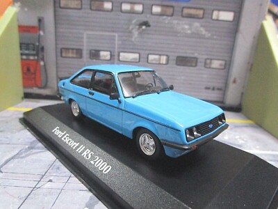 Ford Escort II Yellow 1:43 940084100 MAXICHAMPS diecast model car