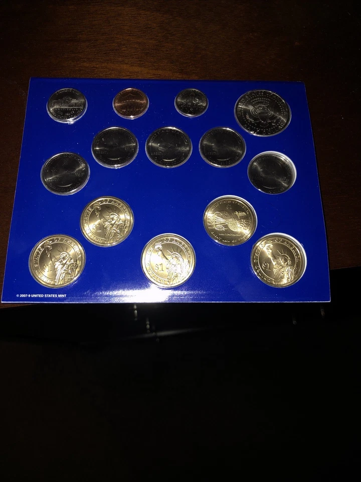 2010 Philadelphia United States Mint Uncirculated Set 14 Coins New - Image 3 of 3
