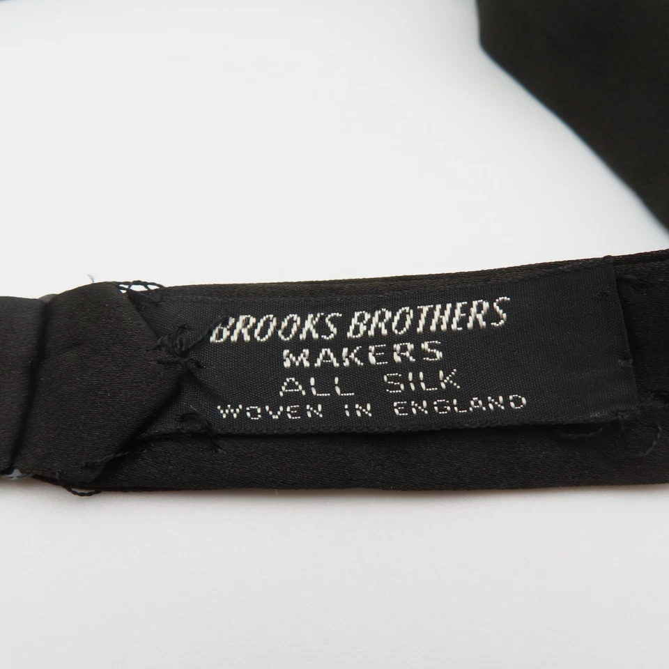 Smoking Brooks Brothers gravata borboleta preta sólida 1,75" de largura auto amarração seda asa de morcego - Imagem 3 de 4