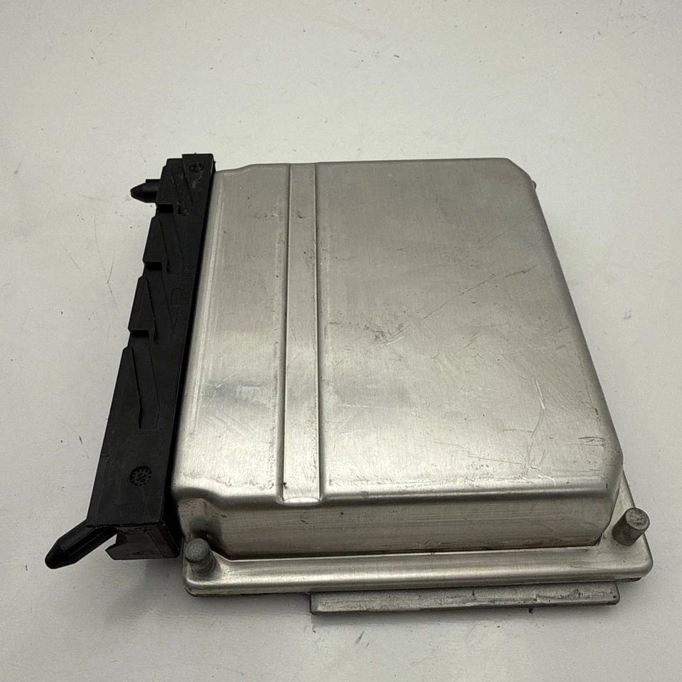 2007 Volvo XC70 2.5L AT módulo de controle de computador motor ECM 30668478 FABRICANTE DE EQUIPAMENTO ORIGINAL - Imagem 2 de 4