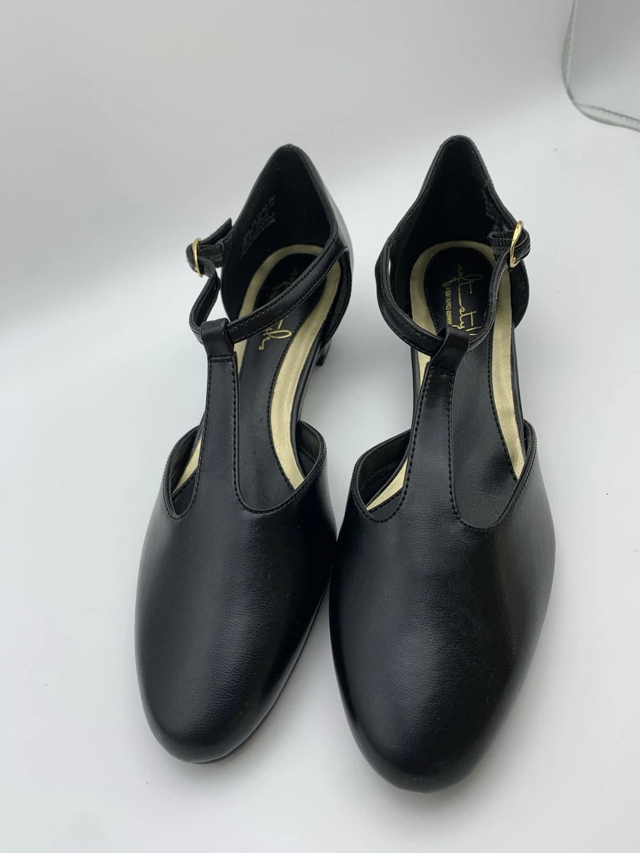 Soft Style Low (1-1.9 in) Heel Height Heels for Women for  display picture 1