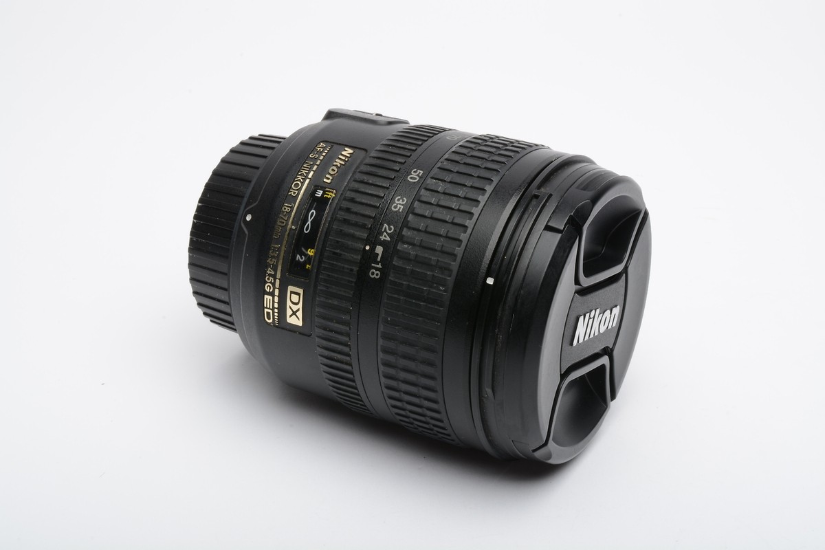 Nikon AF-S Nikkor 18-70mm 1:3.5-4.5 G ED DX IF w/caps, works